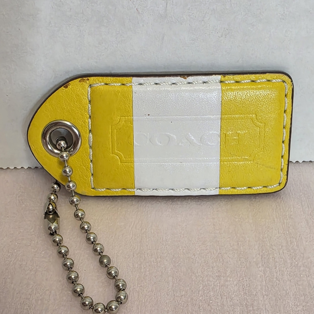 Coach Two-Tone Yellow and White Hangtag Large- 3inch - Picture 3 of 3